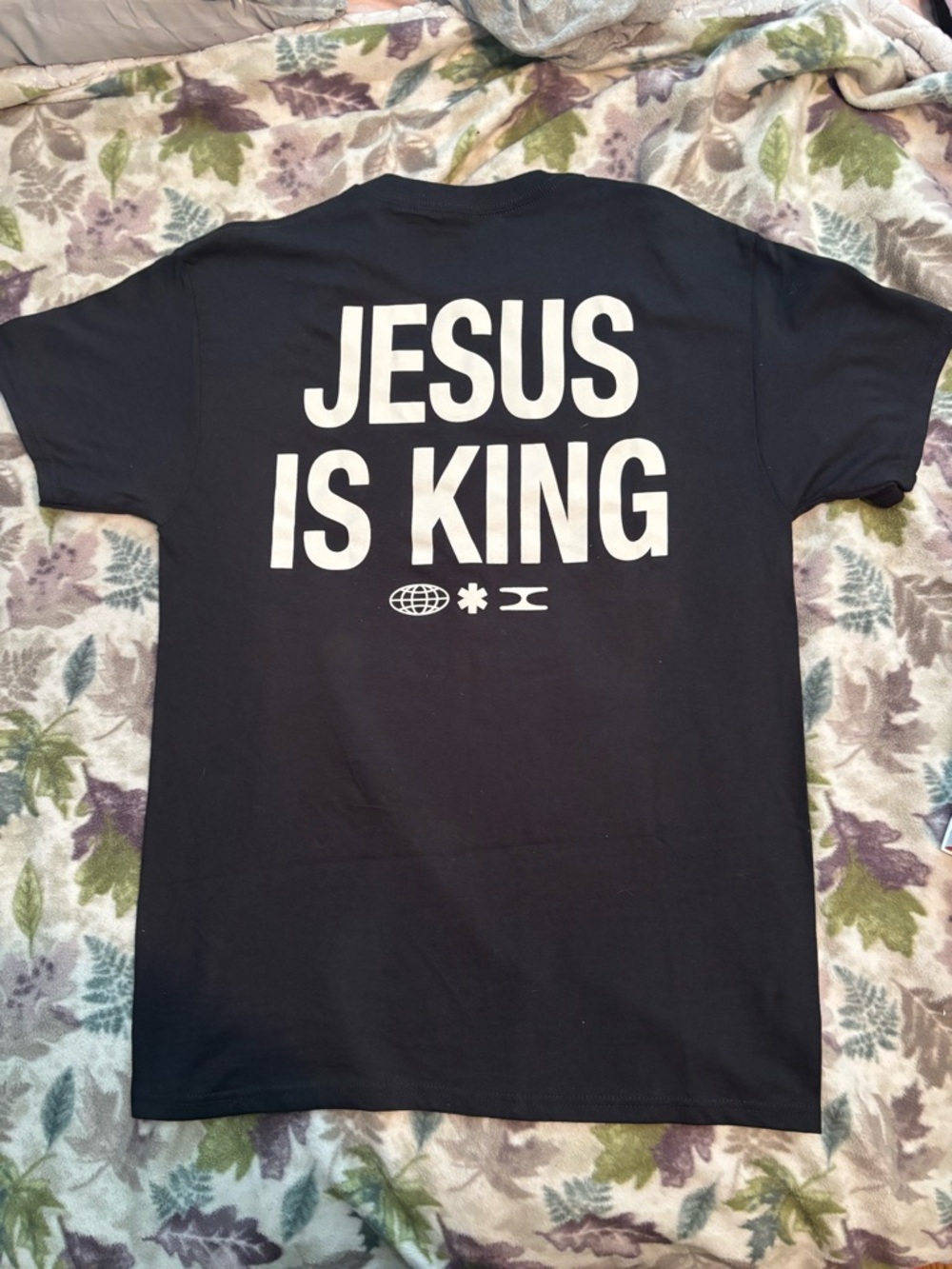 Jesus Is King Graphic Tee – Medium / Kanye / Streetwear